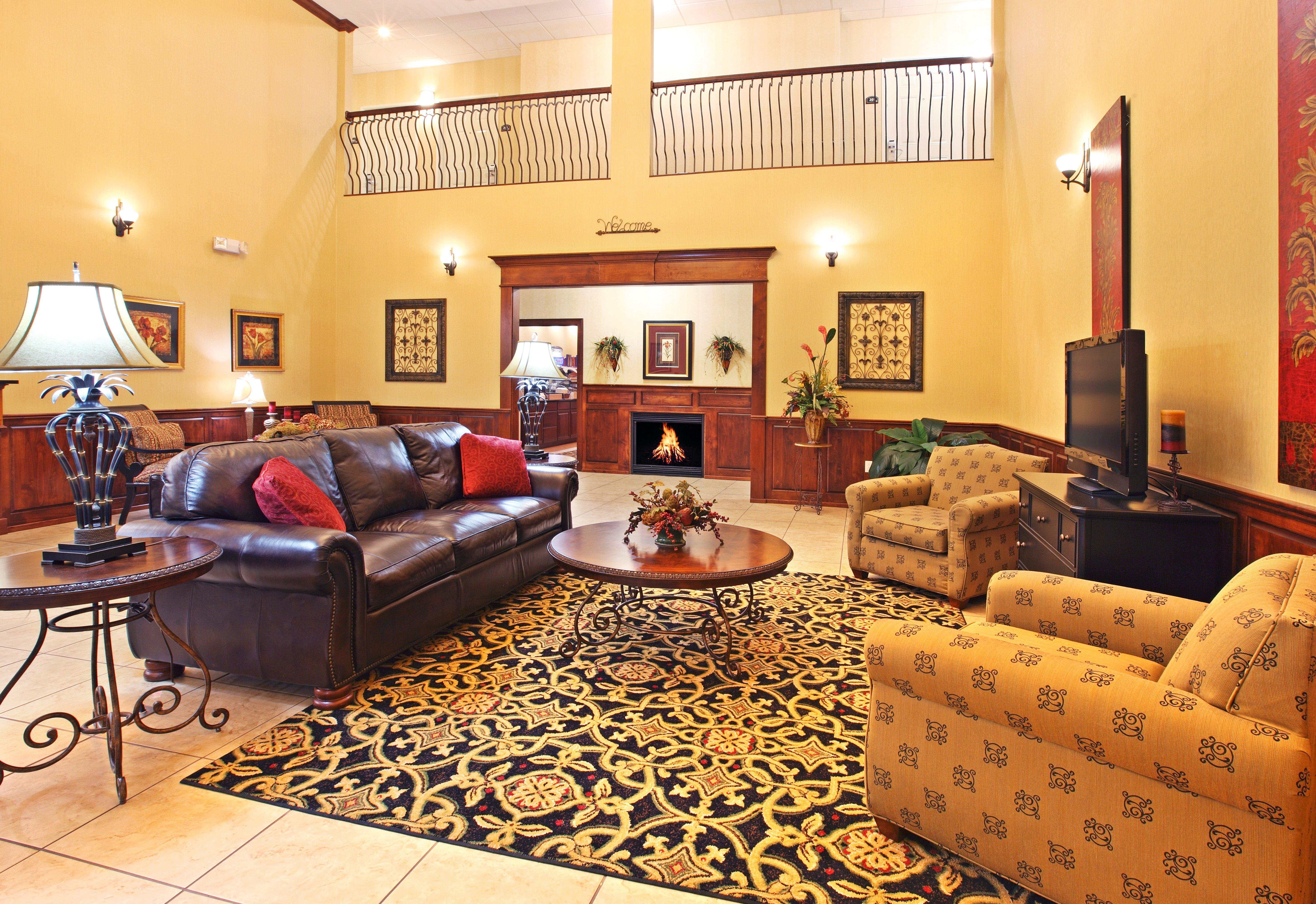 Holiday Inn Express Hotel & Suites Clarksville Buitenkant foto