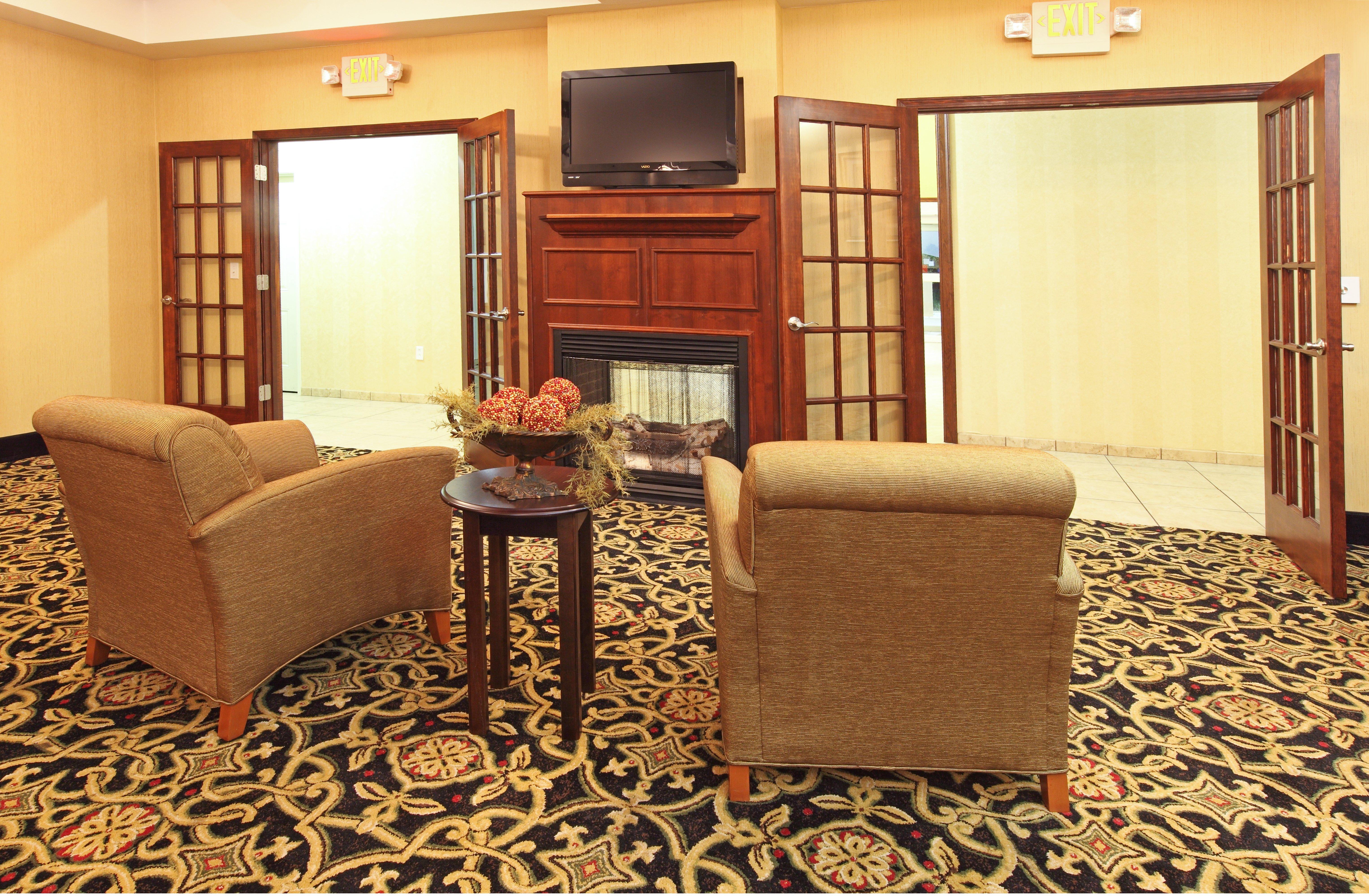 Holiday Inn Express Hotel & Suites Clarksville Buitenkant foto