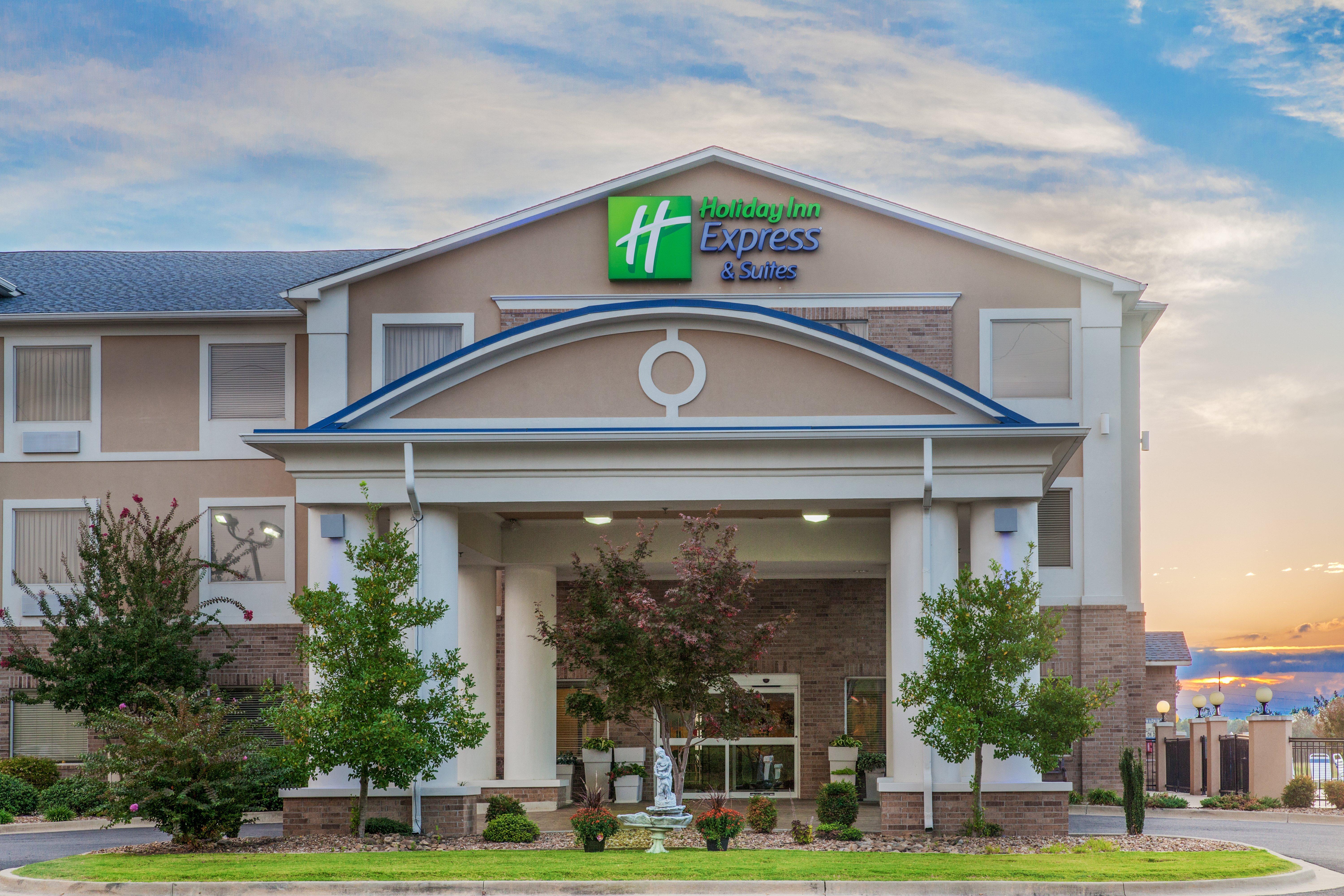 Holiday Inn Express Hotel & Suites Clarksville Buitenkant foto