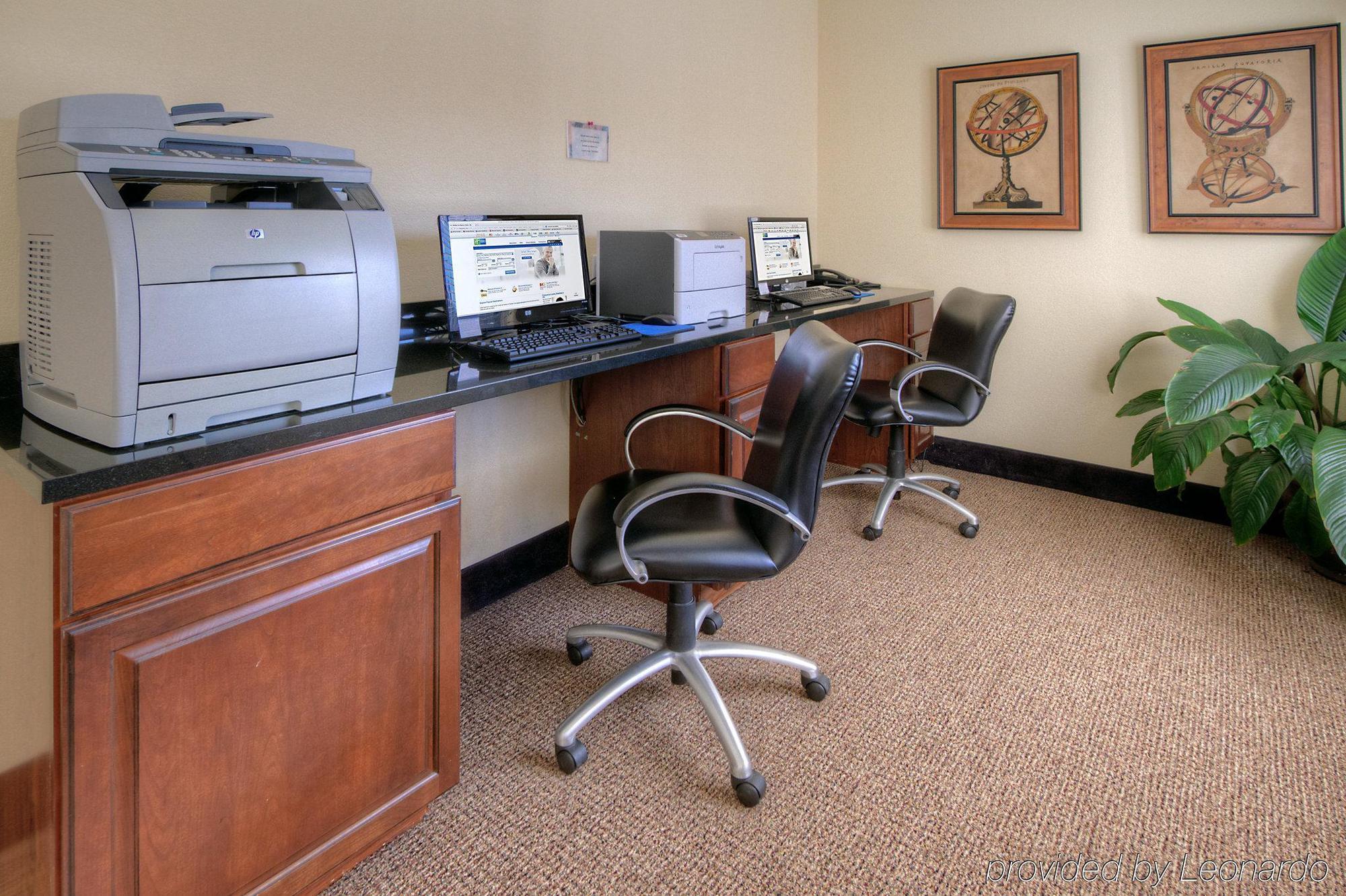 Holiday Inn Express Hotel & Suites Clarksville Buitenkant foto