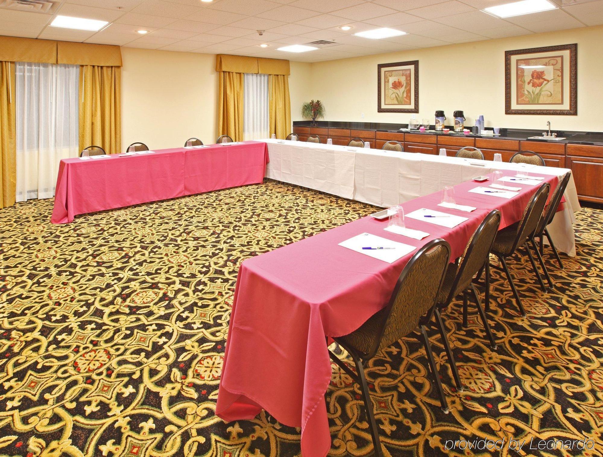 Holiday Inn Express Hotel & Suites Clarksville Faciliteiten foto