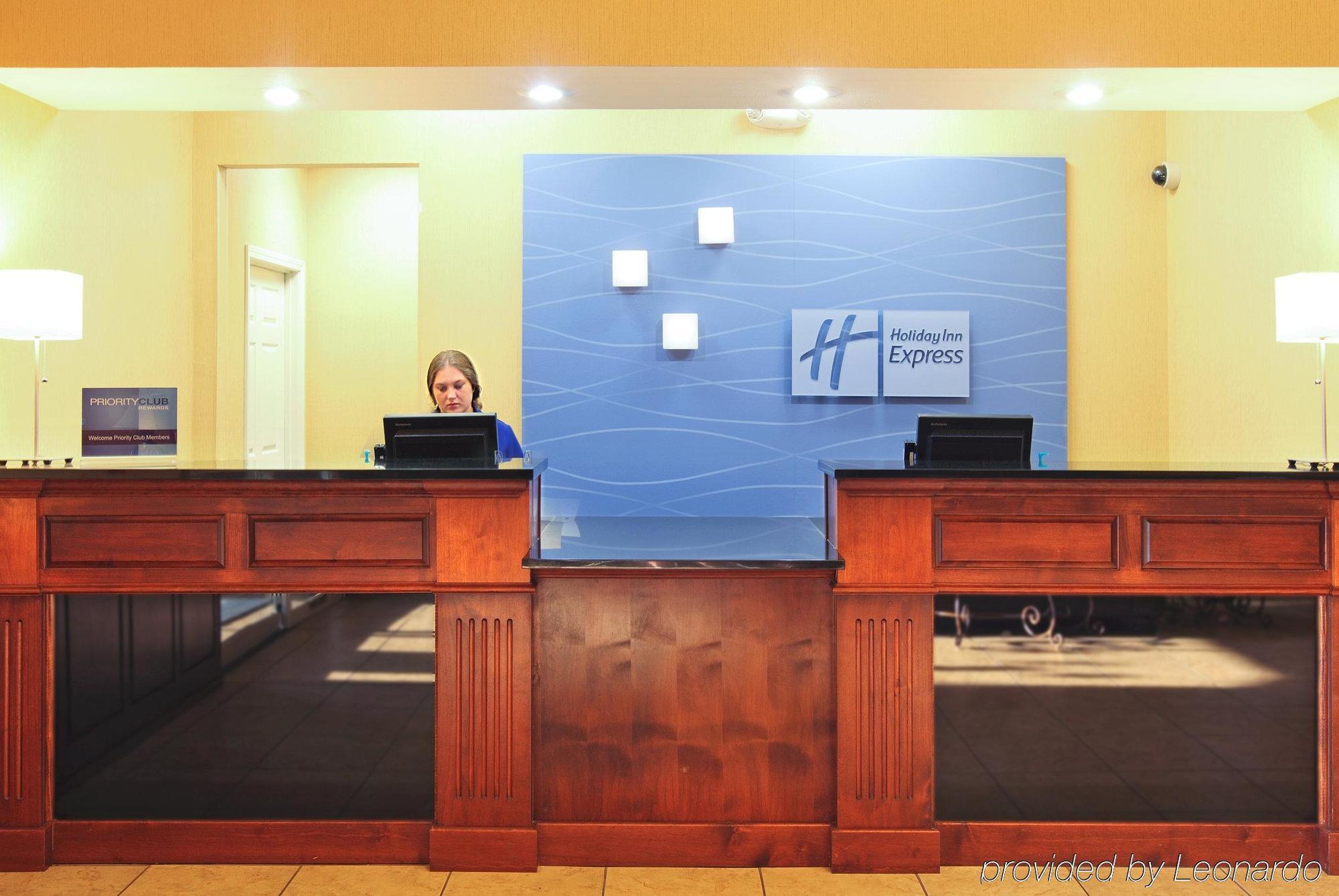 Holiday Inn Express Hotel & Suites Clarksville Buitenkant foto