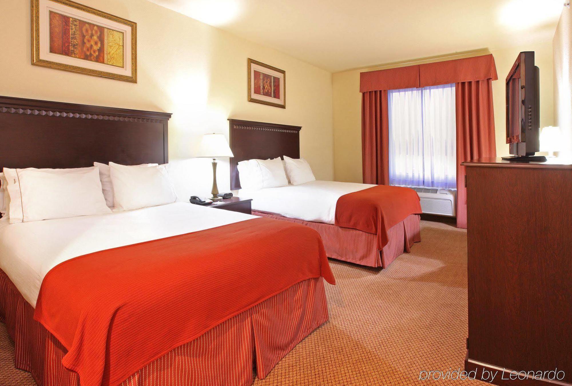 Holiday Inn Express Hotel & Suites Clarksville Kamer foto