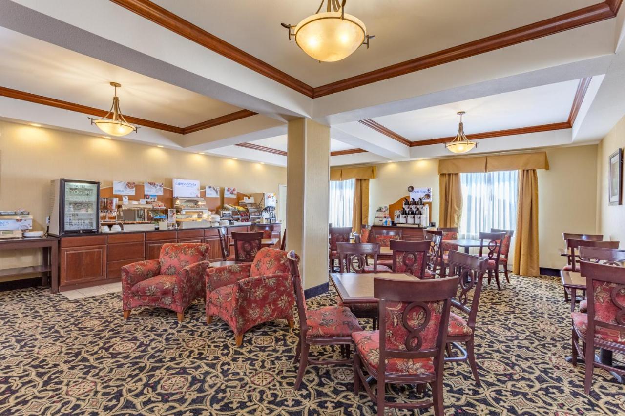 Holiday Inn Express Hotel & Suites Clarksville Buitenkant foto